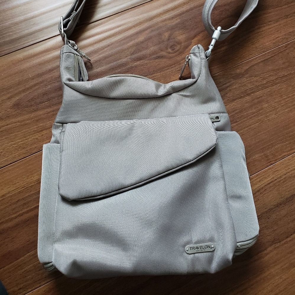 Travelon anti-theft messenger bag